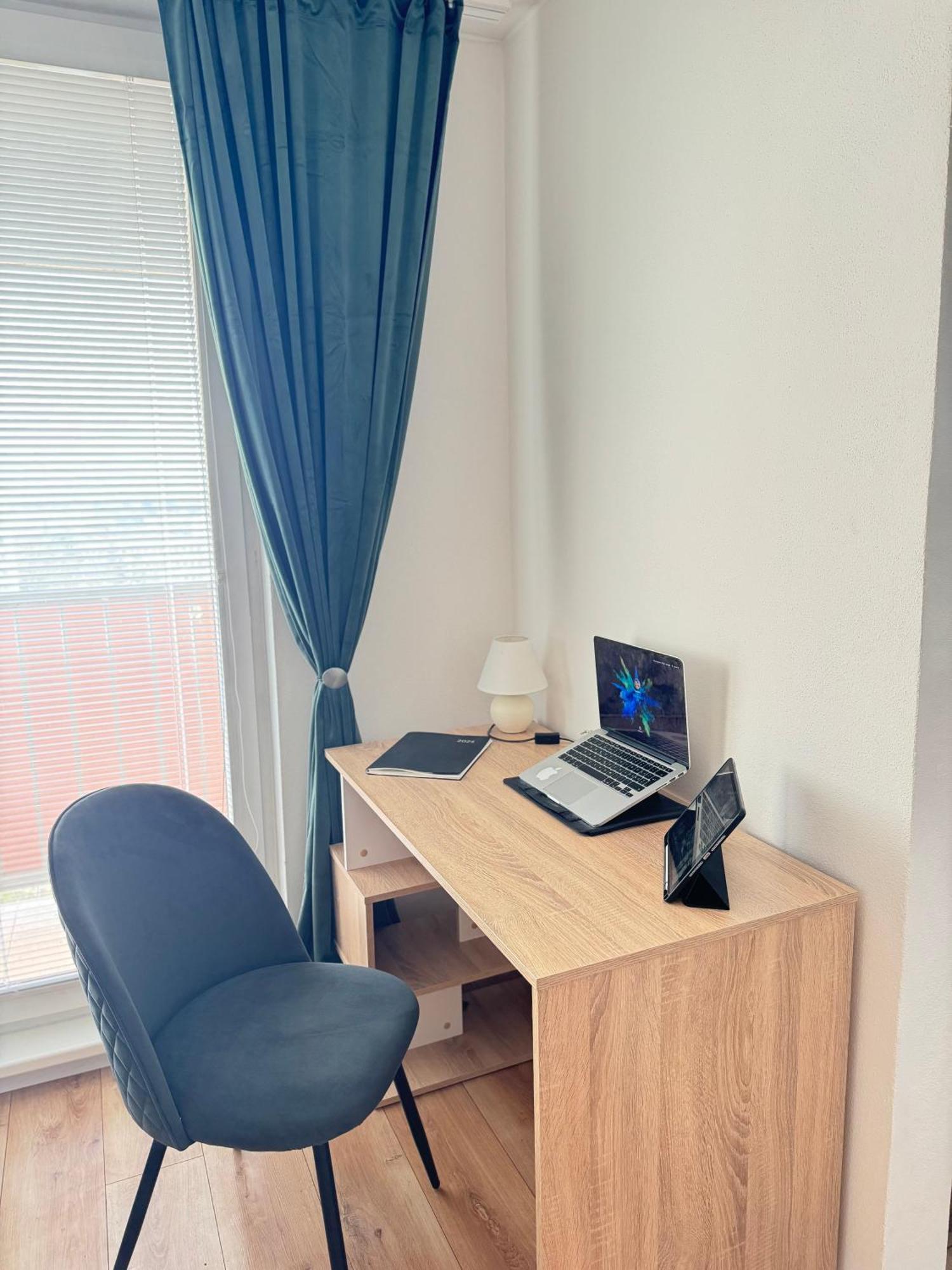 Modern Central Apartment Nitra Exterior photo